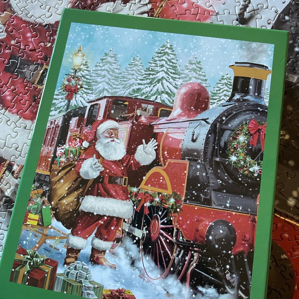 Christmas Party Oversized Puzzle with Santa 1000 pieces